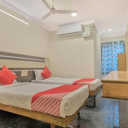 Oyo 11428 Hotel Krishna'S Residency Hyderabad Esterno foto