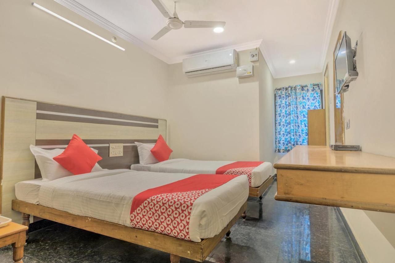 Oyo 11428 Hotel Krishna'S Residency Hyderabad Esterno foto