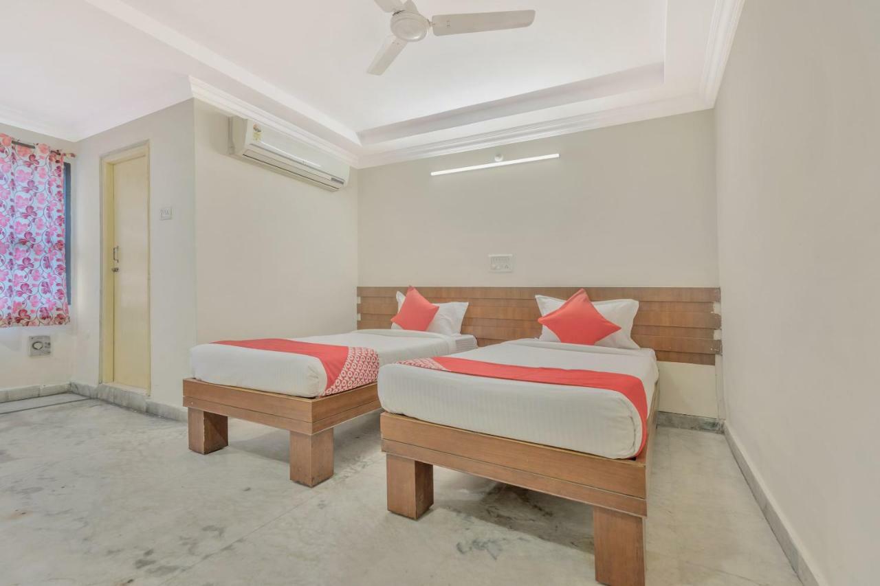 Oyo 11428 Hotel Krishna'S Residency Hyderabad Esterno foto